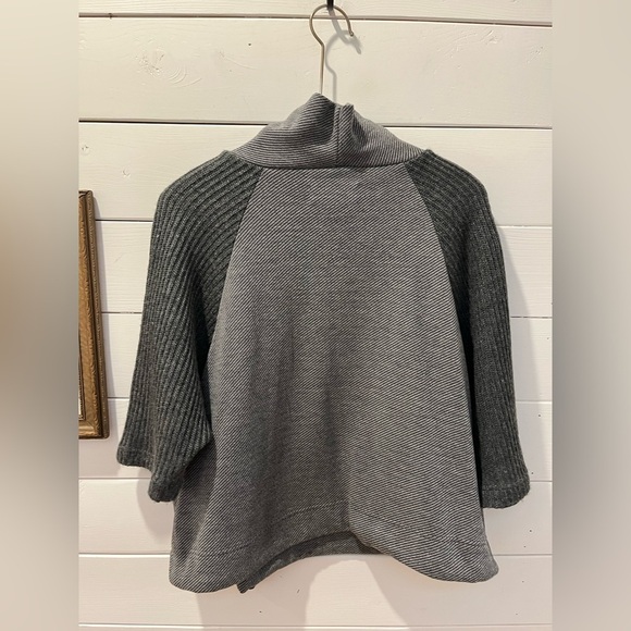 Textured Funnel Neck Pullover – Ruelle. Size xl - Picture 7 of 7